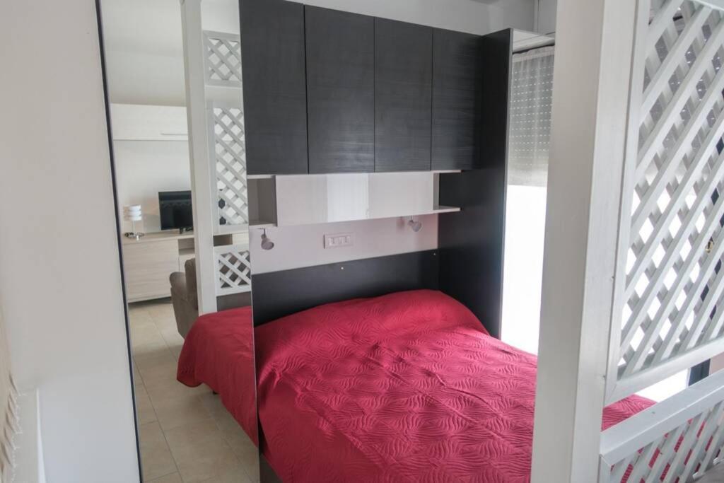 Apartment Victoria, Cozy Studio Flat Near Leonardo Academy Sesto Calende Extérieur photo