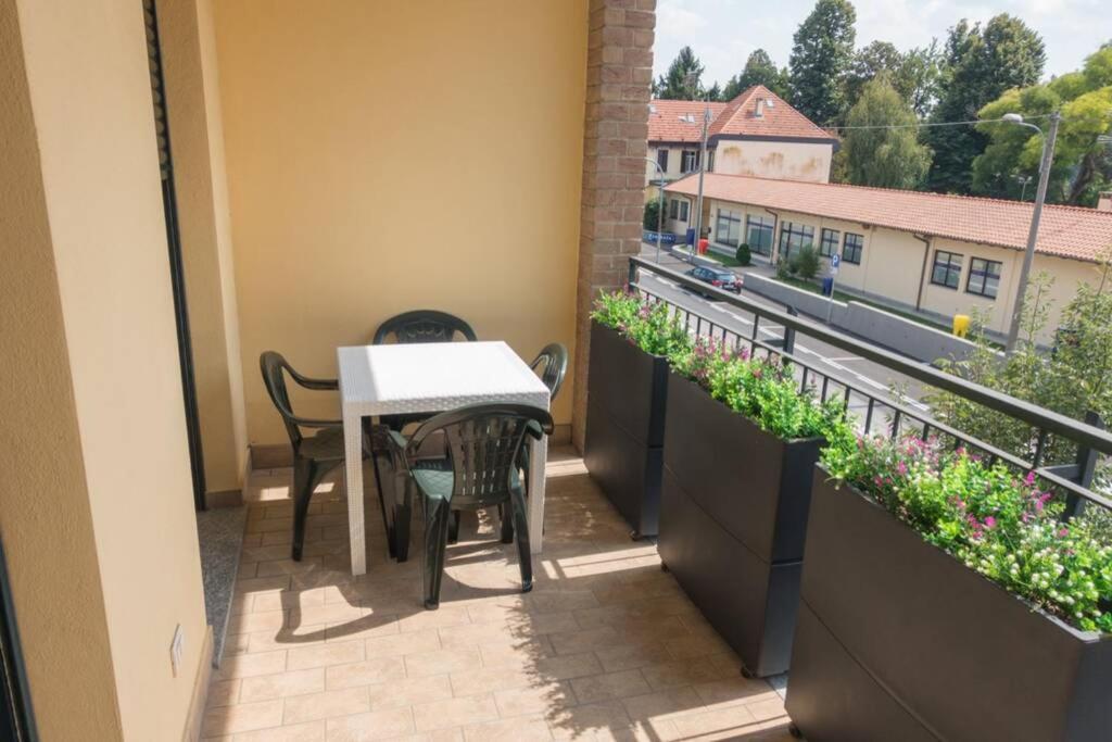 Apartment Victoria, Cozy Studio Flat Near Leonardo Academy Sesto Calende Extérieur photo