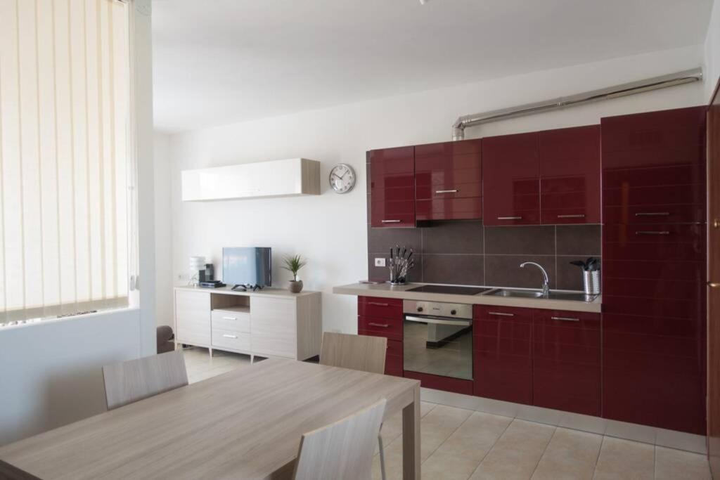 Apartment Victoria, Cozy Studio Flat Near Leonardo Academy Sesto Calende Extérieur photo