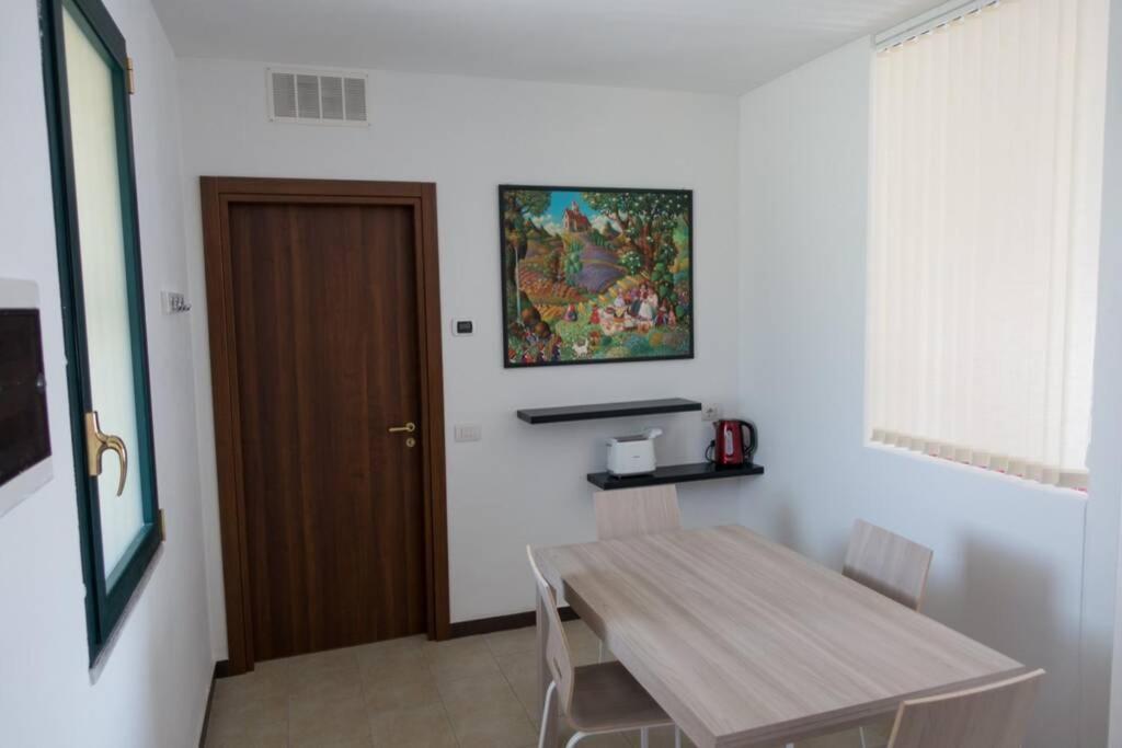 Apartment Victoria, Cozy Studio Flat Near Leonardo Academy Sesto Calende Extérieur photo